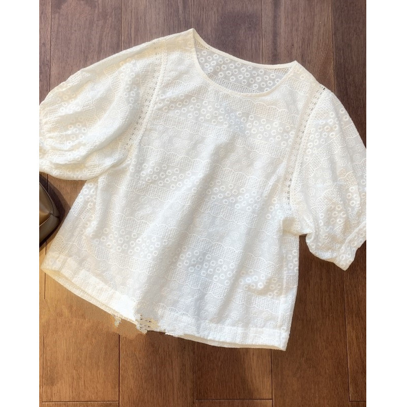 Embroidery Eyelet - Blus Lengan Pendek Bordir Eyelet Putih